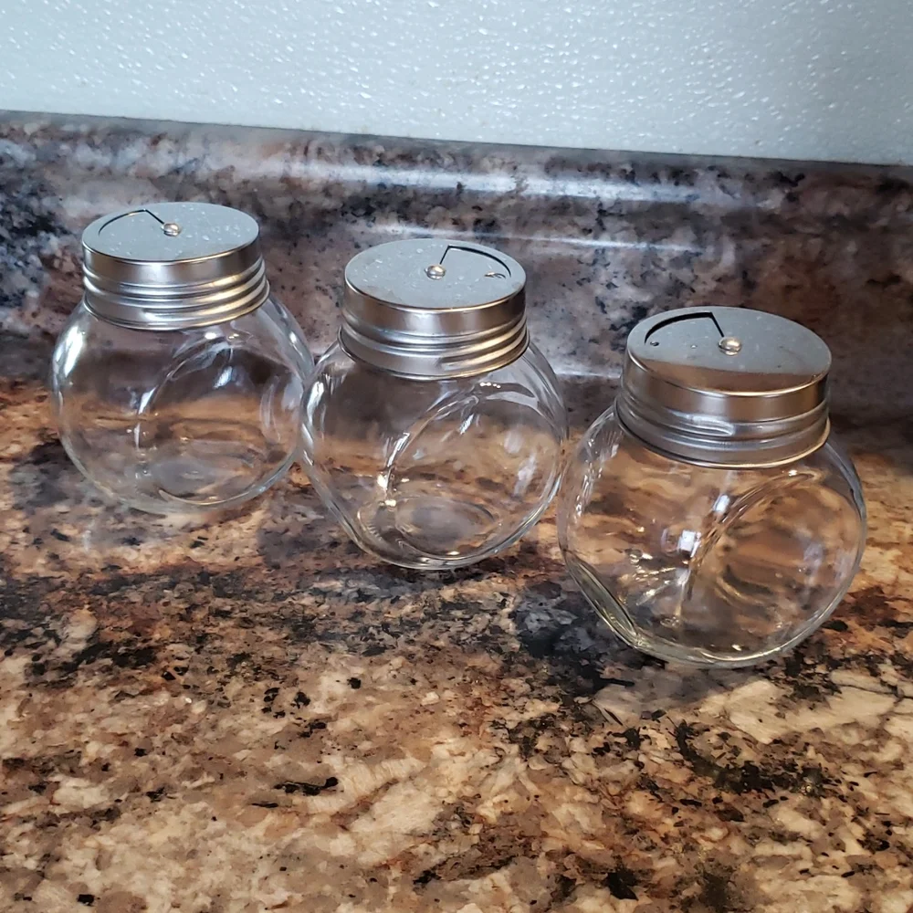 Set of 3 glass jars